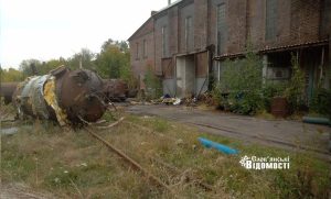 Слов’янський олійножировий комбінат ріжуть на метал (фото)