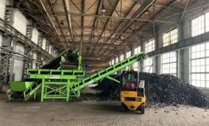 Що відомо про завод з виробництва штучних футбольних полів, який росіяни нещодавно знищили у Краматорську