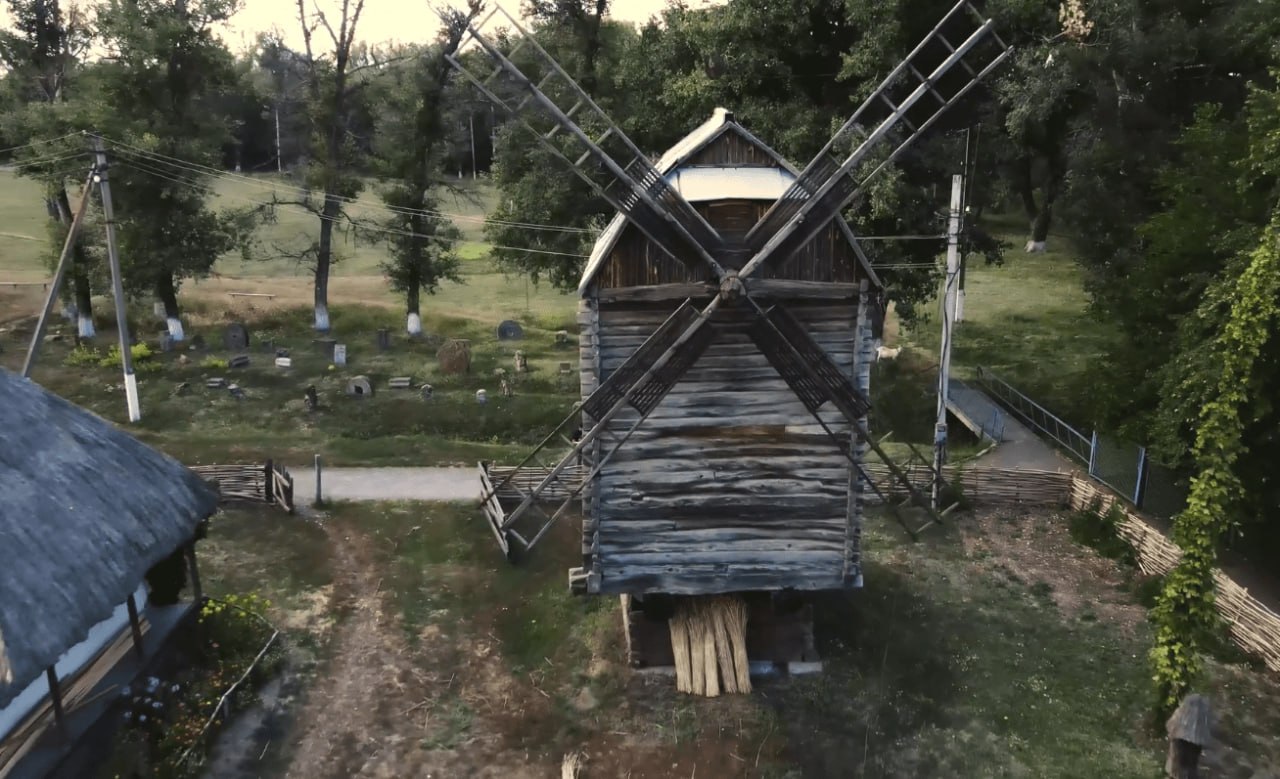 photo 5422770694149759740 y