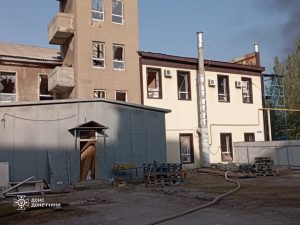 У Краматорську внаслідок обстрілу пошкоджено пожежно-рятувальну частину (фото)