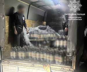 Патрульні виявили водія, який перевозив більше двох тисяч літрів заборонених до реалізації алкогольних напоїв