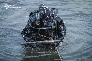 У водоймі Донеччини виявили постріли до гранатометів (фото)