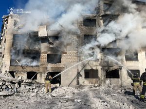 Мирноград: рятувальники ліквідували пожежу після російського обстрілу