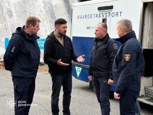 Рятувальники Донеччини отримали броньований автомобіль