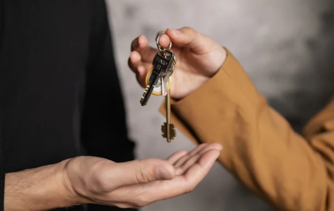 Фінансування програми «Прихисток» продовжено до кінця року