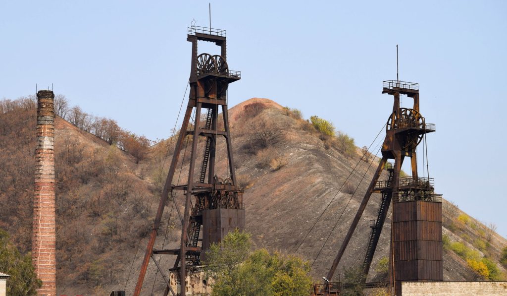 Ватажок «ДНР» доповів кремлівському куратору, що на окупованій Донеччині з 440 промислових підприємств функціонують лише 265