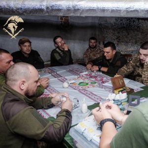 Військові 18-ї Слов’янської бригади створювали з глини обереги та позбувалися негативних емоцій (фото)