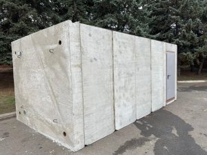 В центрі селища Черкаське встановлено найпростіше укриття