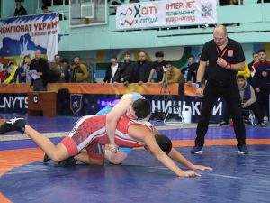 На чемпіонаті України з греко-римської боротьби U16 скарбничка Донеччини поповнилася «золотом» і «бронзою»