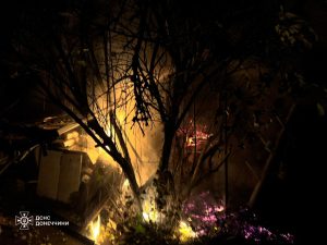 Минулої доби рятувальники ліквідували дві пожежі, одна з яких стала наслідком ворожого обстрілу у Слов’янську