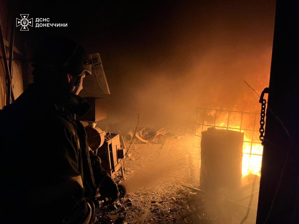 Донеччина: за добу рятувальники ліквідували 5 пожеж, 1 з яких виникла внаслідок обстрілу