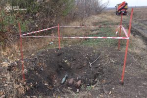 На деокупованих землях Святогірської громади виявили міну та артснаряди (фото)