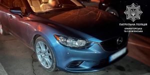 У Слов’янську водій залишив місце ДТП, пошкодивши автомобіль Mazda