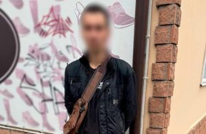 Спроба втекти не врятувала: у Слов’янську патрульні виявили у чоловіка наркотики