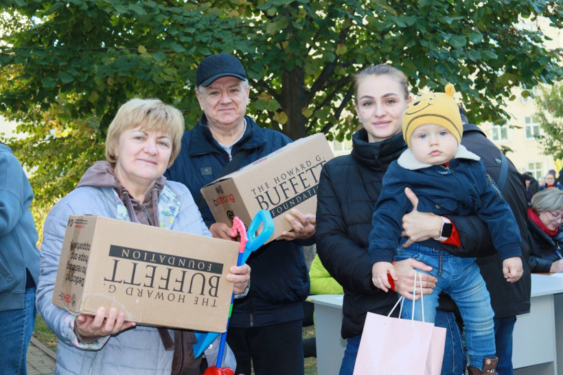 Хаби Донеччини забезпечують переселенців гуманітарною допомогою та надають різні послуги