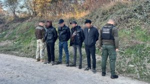 За 300 метрів від кордону зі Словаччиною: на Закарпатті затримали чотирьох жителів Донеччини