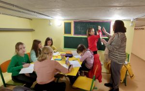 На Донеччині заборонили офлайн-освітню діяльність через загрозу безпеці