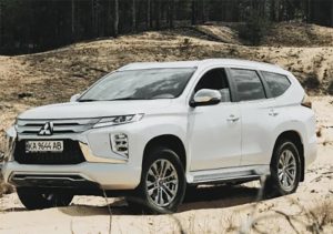 Комунальники Слов’янська замовили білий перламутровий позашляховик Mitsubishi Pajero Sport за 2,1 млн