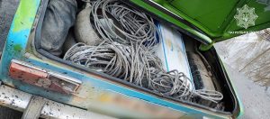 У Миколаївці патрульні затримали водія без прав, який перевозив дроти із електроопор