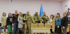 З нагоди Міжнародного дня волонтера співробітники адміністрації передали бійцям Нацгвардії дев’ять дронів, а Слов’янська міська рада — 1 мільйон гривень на техніку для ЗСУ