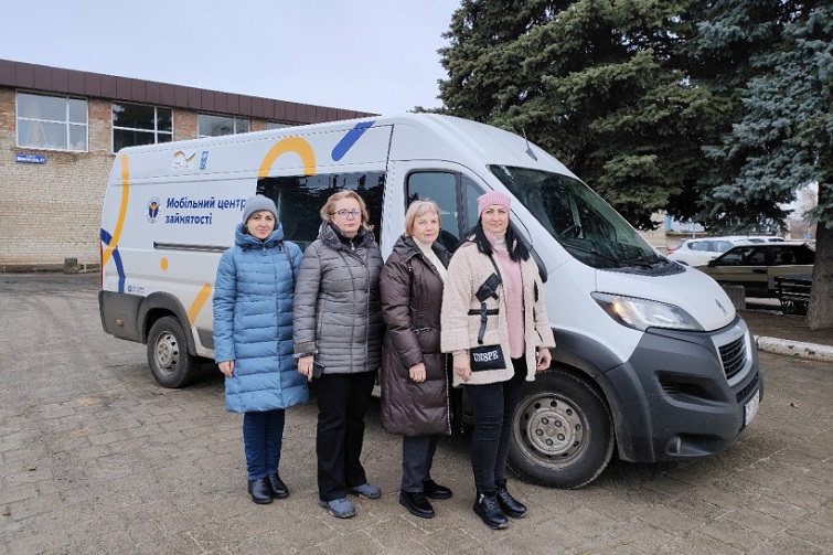 У Черкаське приїжджав мобільний центр зайнятості