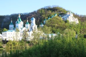 Військовослужбовці Донеччини отримали психо-емоційну підтримку через знайомство з національною спадщиною історико-архітектурного заповідника у м. Святогірську