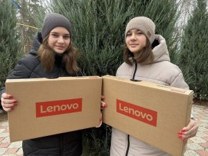 Деякі учні Черкаської громаді отримали ноутбуки (фото)