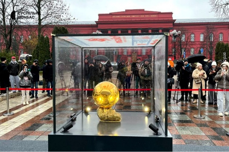 «Золотий м’яч» Шевченка вирушає в подорож: 16 грудня він у Краматорську