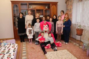 Для 12 дитячих будинків сімейного типу з Донеччини придбали житло в інших регіонах