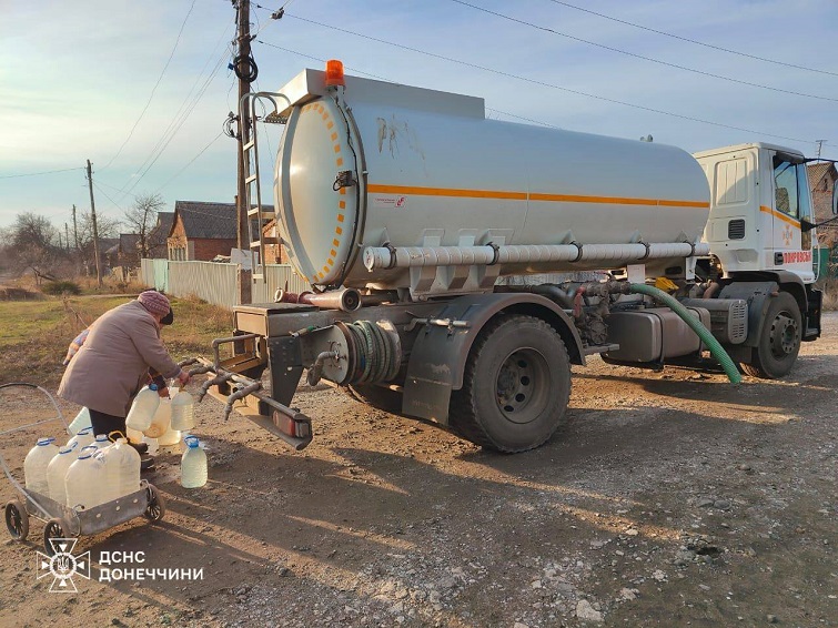 У прифронтові міста доставили питну воду