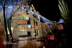 Сьогодні ворог атакував Краматорськ БПЛА, поціливши у 4-поверховий житловий будинок