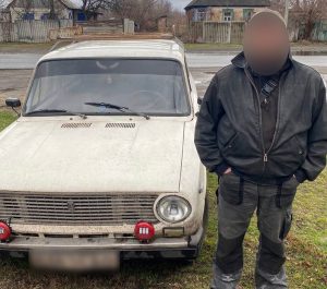 Поліція продовжує виявляти підроблені документи