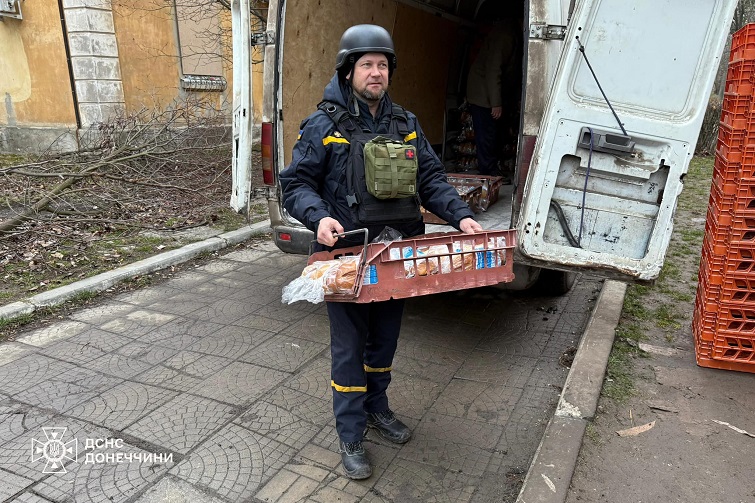 Вчора для  мешканців міста Миколаївка співробітники Служби порятунку розвантажили та доставили 1140 кг гуманітарної допомоги