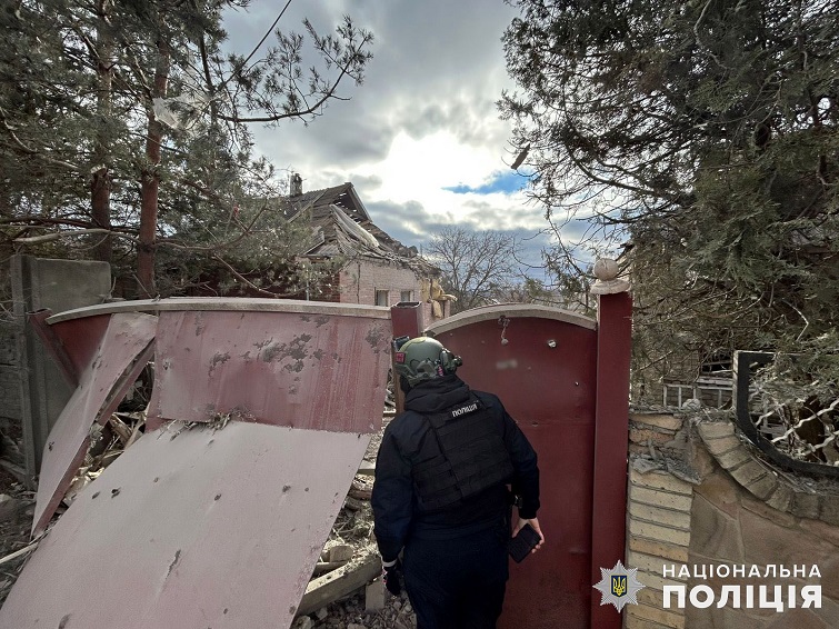 Обстріли Донеччини: постраждали 12 населених пунктів, один загиблий, трооє поранених