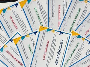 Цього року творчими стипендіями відзначено учнів мистецьких шкіл Бахмута, Добропілля, Дружківки, Костянтинівки,  Краматорська, Слов’янська