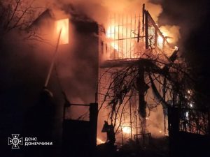 Дві пожежі виникли вчора у Лимані внаслідок обстрілів