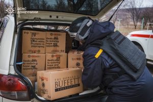 Мешканці Миколаївки отримали гуманітарну допомогу від фонду Говарда Баффетта