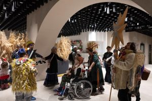 Поранений у Краматорську оператор Reuters заспівав колядки після 4 місяців реабілітації