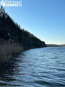 Блакитні озера у новорічні дні: фоторепортаж