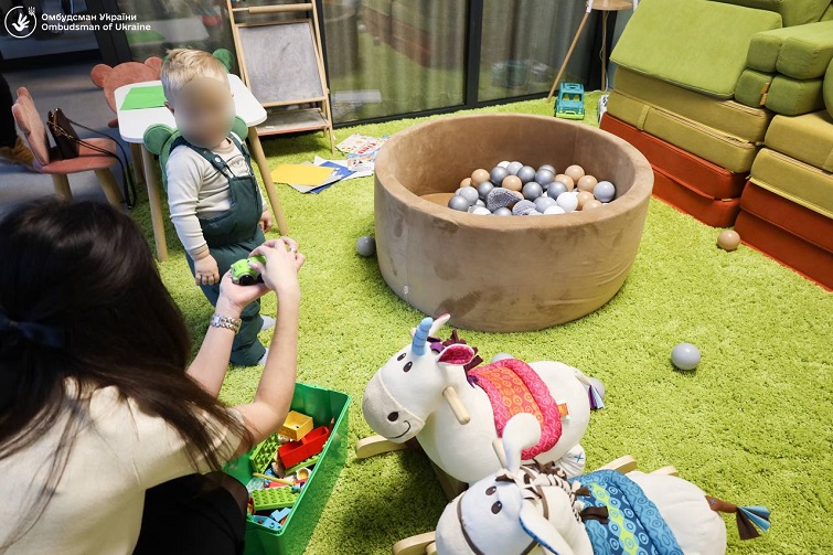 П’ятеро дітей, найменшому з яких 1,5 роки, із Луганської, Донецької та Херсонської областей нарешті вдома