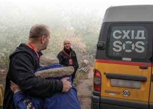 В Україні критично не вистачає місць для евакуації людей похилого віку та осіб з інвалідністю: БФ «Схід SOS» розповідає про проблеми евакуації