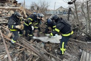 Ворожа авіація завдала удару по приватному житловому сектору м. Миколаївка: загинув чловік