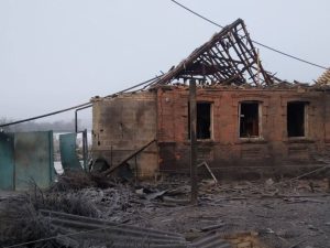 За останню добу росіяни 5 разів обстріляли населені пункти Донеччини: двоє людей загинули