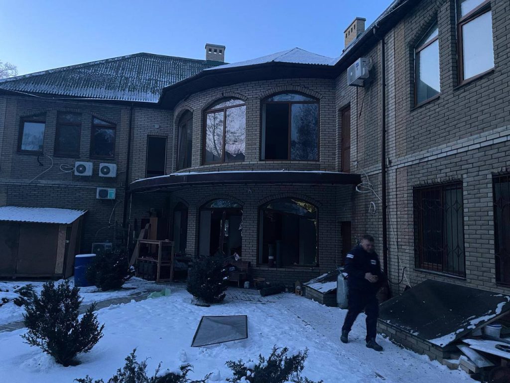 Оперативна ситуація по області станом на ранок 27 лютого. У Слов’янську пошкоджено адмінбудівлю і кав’ярню