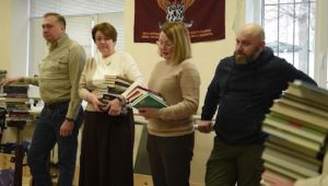 Вчора на Донеччині стартувала акція «Подаруй книгу захиснику»