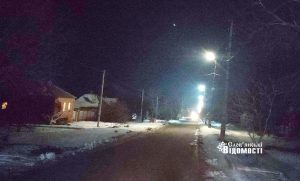 Після скарг місцевих жителів на одній з вулиць Слов’янська нарешті увімкнули освітлення