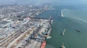 Крадене українське вугілля росіяни активно вивозять через Маріуполь