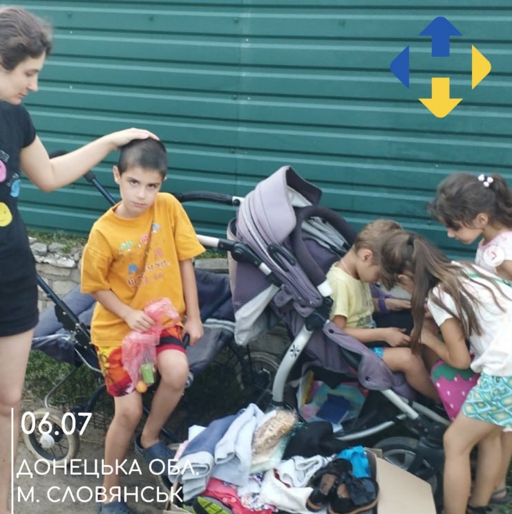 Одяг, взуття, іграшки та продукти: «Кенгуруш» готовий надати допомогу жителям Донеччини