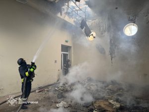 У Ставках рятувальники загасили пожежу в культовій споруді (фото)