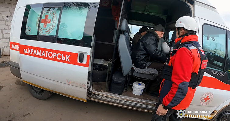 Під прицілом ворога лиманські «Білі янголи» евакуювали з лінії фронту 6 людей